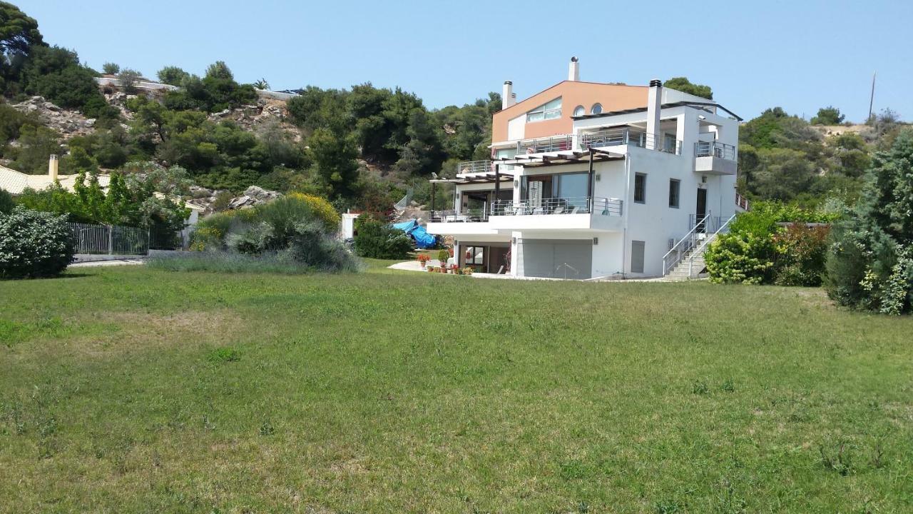 Beautiful House By The Sea,Loutraki Skaloma. Villa Exterior photo